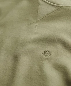 Classic Essential Sweatshirt