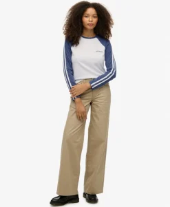 Essential Logo Retro Long Sleeve Top